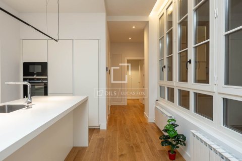 Huoneisto vuokrattavana Barcelona, Espanja, 2 makuuhuonetta, 114 m2 No. 192858 - kuva 9