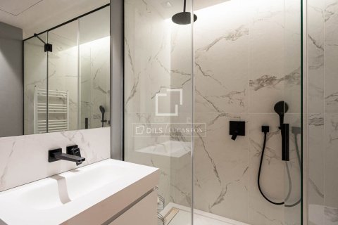 Huoneisto vuokrattavana Barcelona, Espanja, 2 makuuhuonetta, 114 m2 No. 192858 - kuva 15