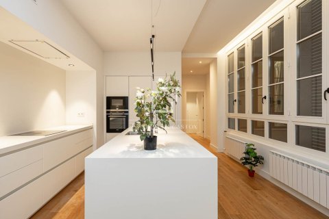 Huoneisto vuokrattavana Barcelona, Espanja, 2 makuuhuonetta, 114 m2 No. 192858 - kuva 8
