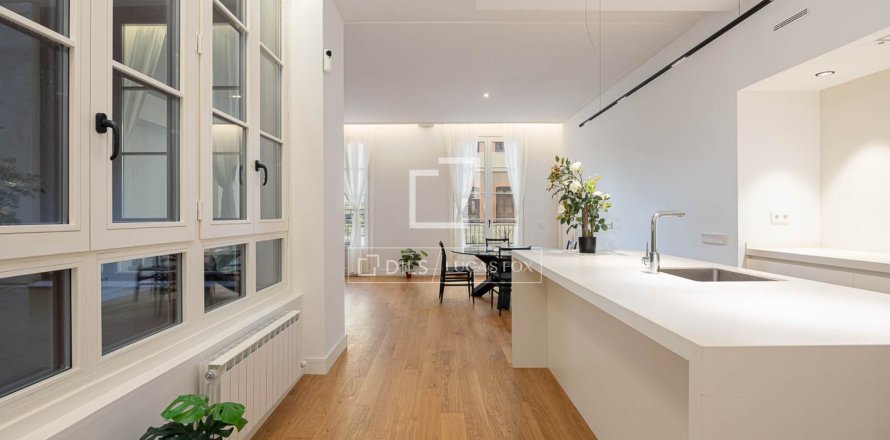 Huoneisto Barcelona, Espanja 2 makuuhuonetta, 114 m2 No. 192858