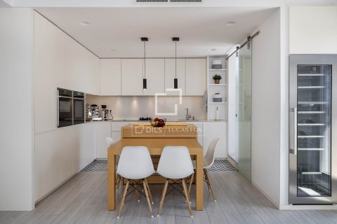 Kattohuoneisto vuokrattavana Barcelona, Espanja, 3 makuuhuonetta, 109 m2 No. 192853 - kuva 4