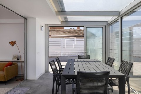 Kattohuoneisto vuokrattavana Barcelona, Espanja, 3 makuuhuonetta, 109 m2 No. 192853 - kuva 13