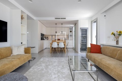 Kattohuoneisto vuokrattavana Barcelona, Espanja, 3 makuuhuonetta, 109 m2 No. 192853 - kuva 2
