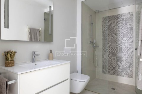 Kattohuoneisto vuokrattavana Barcelona, Espanja, 3 makuuhuonetta, 109 m2 No. 192853 - kuva 26