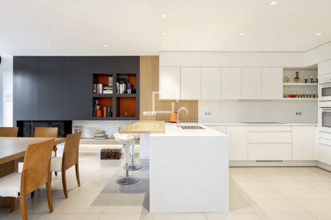 Huvila vuokrattavana Barcelona, Espanja, 5 makuuhuonetta, 365 m2 No. 192856 - kuva 9
