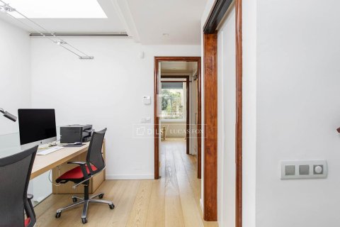 Huvila vuokrattavana Barcelona, Espanja, 5 makuuhuonetta, 365 m2 No. 192856 - kuva 20