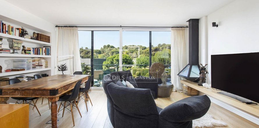 Huvila Barcelona, Espanja 5 makuuhuonetta, 365 m2 No. 192856