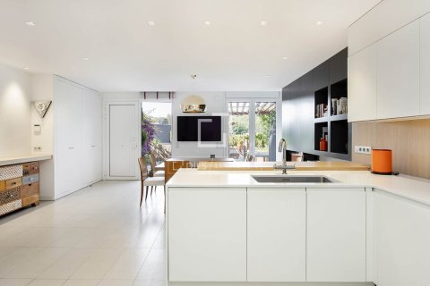 Huvila vuokrattavana Barcelona, Espanja, 5 makuuhuonetta, 365 m2 No. 192856 - kuva 13