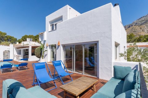 Villa for sale in Altea, Alicante, Spain 3 bedrooms, 198 sq.m. No. 180022 - photo 2