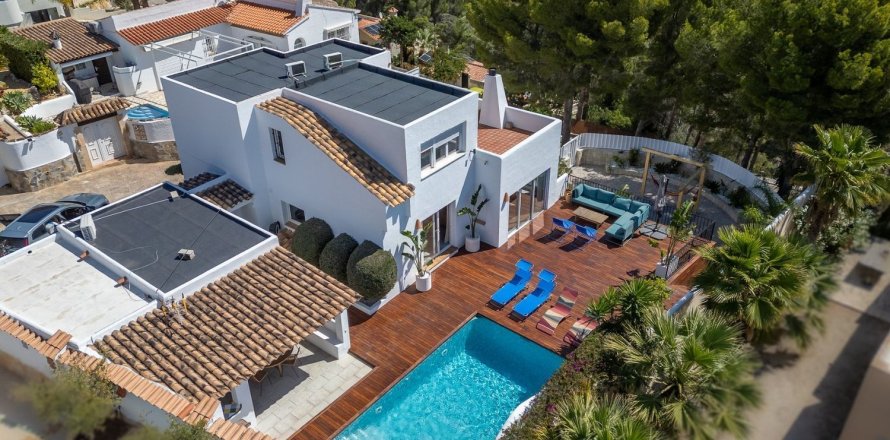 Villa in Altea, Alicante, Spain 3 bedrooms, 198 sq.m. No. 180022