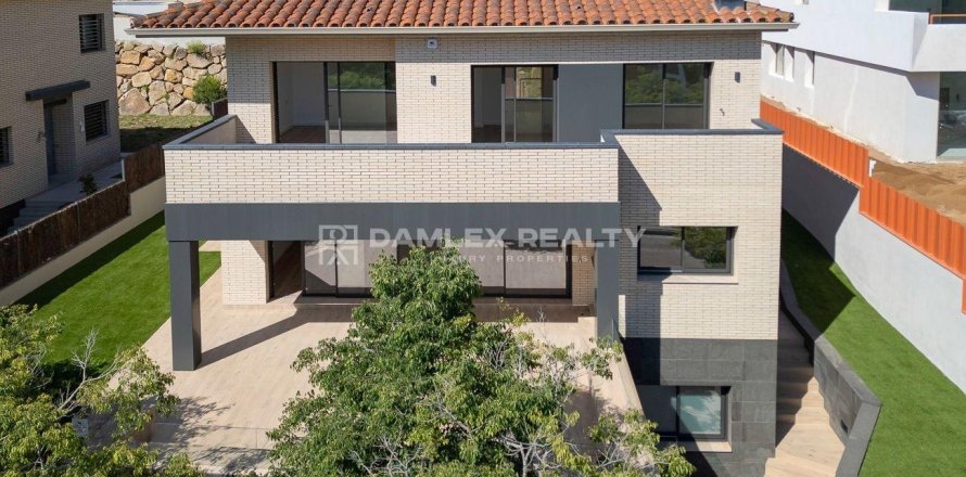 Willa w Sant Feliu de Guixols, Girona, Hiszpania 3 sypialnie, 359 mkw. nr 176837