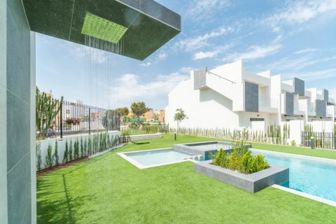Bungalow for sale Torrevieja, Alicante, Spain 2 bedrooms, 74 sq.m. No. 111480 - photo 3