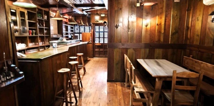 Bar/ristorante a Sahagun, Leon, Spagna 3 camere da letto, 149 mq. N° 194428