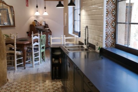 Hotelli myytävänä Leon, Espanja, 6 makuuhuonetta, 358 m2 No. 194427 - kuva 15