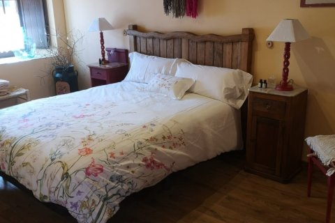 Hotelli myytävänä Leon, Espanja, 6 makuuhuonetta, 358 m2 No. 194427 - kuva 27