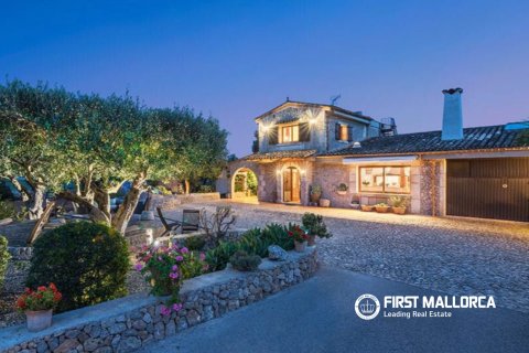 Finca a Buger, Mallorca, Spagna 4 camere da letto, 250 mq. N° 167949