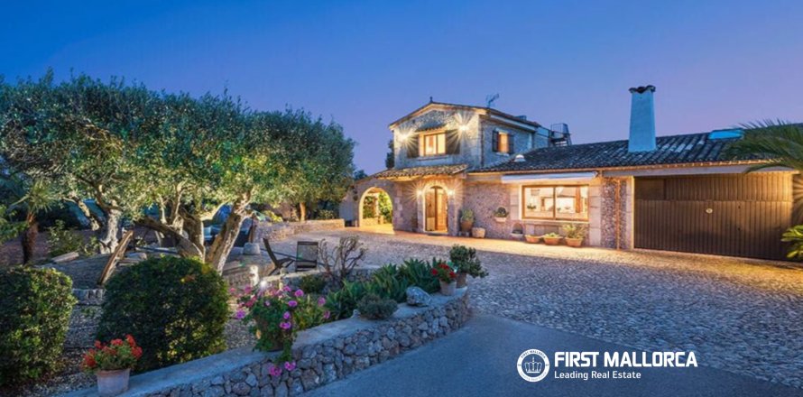Finca a Buger, Mallorca, Spagna 4 camere da letto, 250 mq. N° 167949