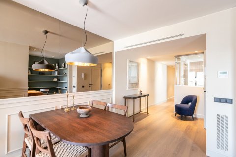 Apartment à vendre à Barcelona, Espagne, 2 chambres, No. 140976 - photo 7