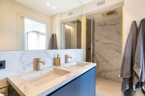 Apartment à vendre à Barcelona, Espagne, 2 chambres, No. 140976 - photo 18