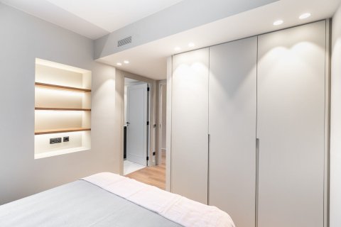 Apartment à vendre à Barcelona, Espagne, 2 chambres, No. 140976 - photo 23