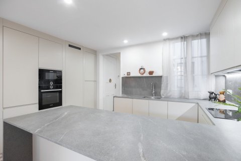 Lägenhet till salu i Barcelona, Spanien 3 sovrum, Nr. 140975 - foto 12