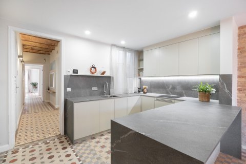 Lägenhet till salu i Barcelona, Spanien 3 sovrum, Nr. 140975 - foto 13