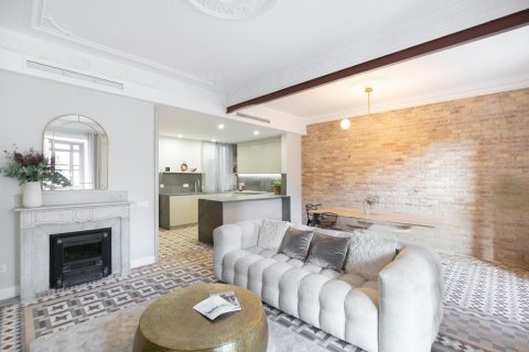 Lägenhet till salu i Barcelona, Spanien 3 sovrum, Nr. 140975 - foto 2