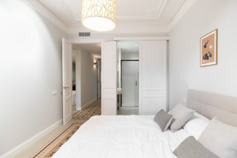 Lägenhet till salu i Barcelona, Spanien 3 sovrum, Nr. 140975 - foto 17