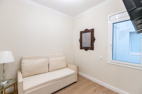 Apartamento en venta en Barcelona, España 4 dormitorios, No. 140981 - foto 25