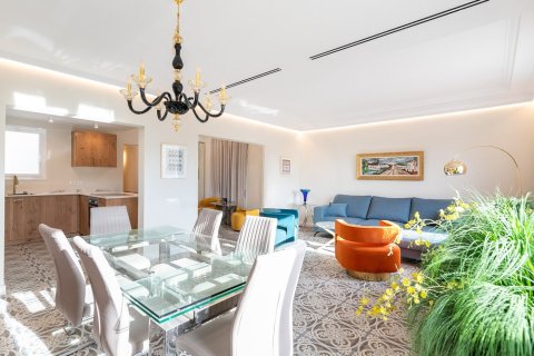 Apartamento en venta en Barcelona, España 4 dormitorios, No. 140981 - foto 5