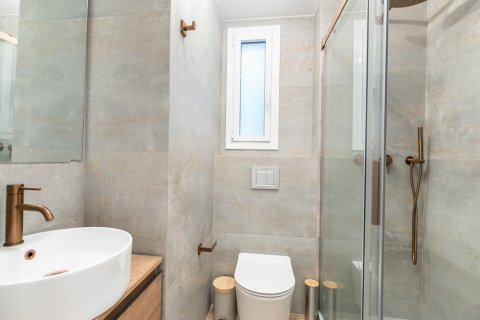 Apartamento en venta en Barcelona, España 4 dormitorios, No. 140981 - foto 23