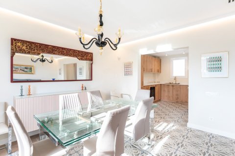 Apartamento en venta en Barcelona, España 4 dormitorios, No. 140981 - foto 4
