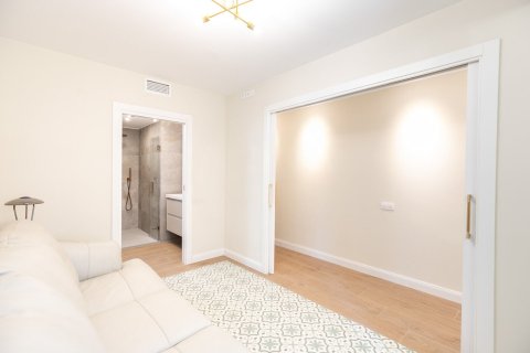 Apartamento en venta en Barcelona, España 4 dormitorios, No. 140981 - foto 22