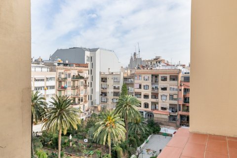 Apartamento en venta en Barcelona, España 4 dormitorios, No. 140981 - foto 27