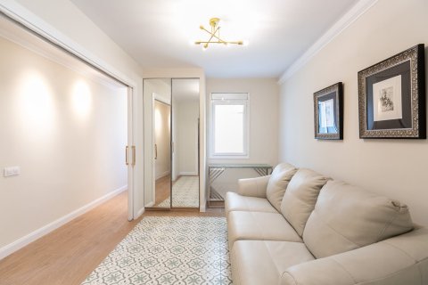Apartamento en venta en Barcelona, España 4 dormitorios, No. 140981 - foto 21