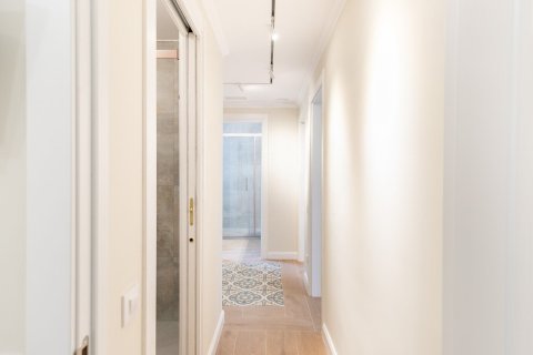Apartamento en venta en Barcelona, España 4 dormitorios, No. 140981 - foto 10