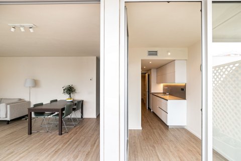 Apartment à vendre à Barcelona, Espagne, 2 chambres, No. 140979 - photo 8