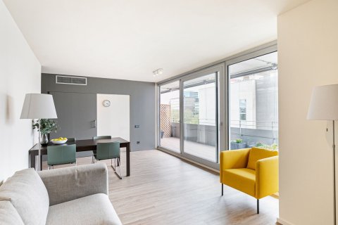 Apartment à vendre à Barcelona, Espagne, 2 chambres, No. 140979 - photo 2