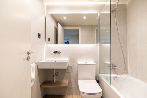 Apartment à vendre à Barcelona, Espagne, 2 chambres, No. 140979 - photo 16