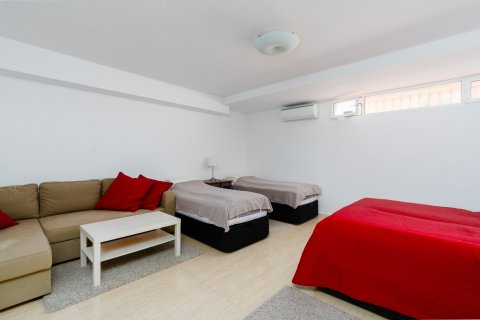 Kaupunkipientalo myytävänä Gran Alacant, Alicante, Espanja, 6 makuuhuonetta, 287 m2 No. 114565 - kuva 26