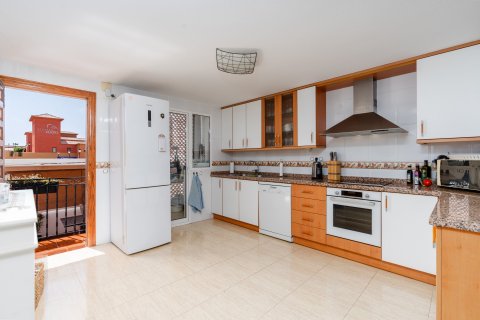 Kaupunkipientalo myytävänä Gran Alacant, Alicante, Espanja, 6 makuuhuonetta, 287 m2 No. 114565 - kuva 5