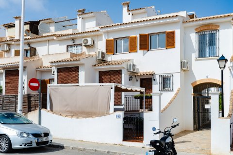 Kaupunkipientalo myytävänä Gran Alacant, Alicante, Espanja, 6 makuuhuonetta, 287 m2 No. 114565 - kuva 2