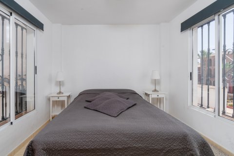 Kaupunkipientalo myytävänä Gran Alacant, Alicante, Espanja, 6 makuuhuonetta, 287 m2 No. 114565 - kuva 16