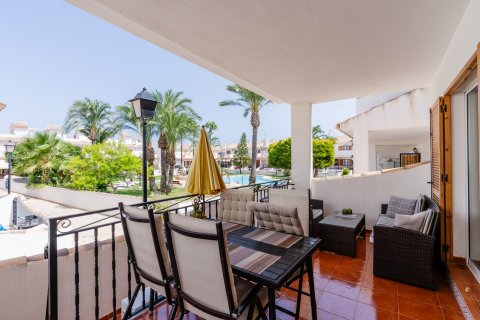 Kaupunkipientalo myytävänä Gran Alacant, Alicante, Espanja, 6 makuuhuonetta, 287 m2 No. 114565 - kuva 1
