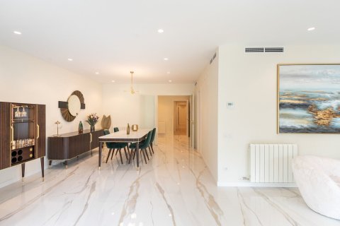 Apartment à vendre à Barcelona, Espagne, 4 chambres, No. 140995 - photo 7