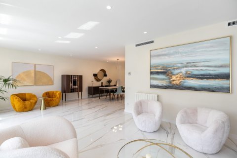 Apartment à vendre à Barcelona, Espagne, 4 chambres, No. 140995 - photo 5