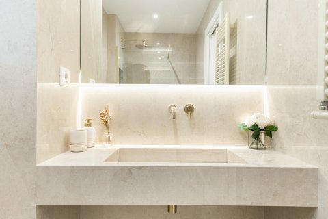 Apartment à vendre à Barcelona, Espagne, 4 chambres, No. 140995 - photo 14