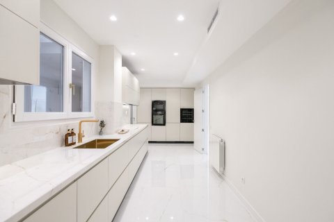 Apartment à vendre à Barcelona, Espagne, 4 chambres, No. 140995 - photo 8