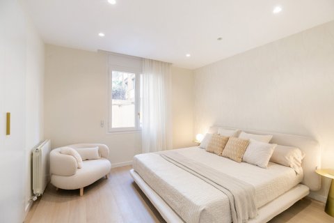 Apartment à vendre à Barcelona, Espagne, 4 chambres, No. 140995 - photo 10