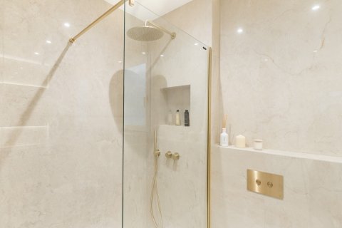 Apartment à vendre à Barcelona, Espagne, 4 chambres, No. 140995 - photo 15